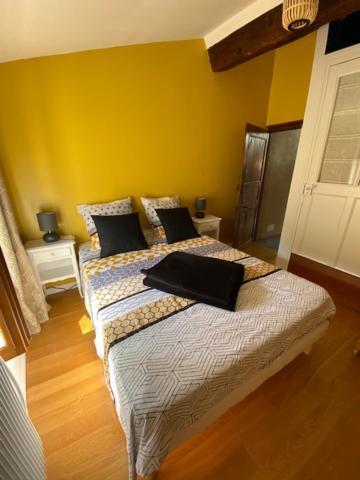 La Mansarde De L Abbaye Apartment Cluny Bagian luar foto