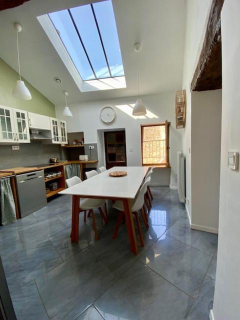 La Mansarde De L Abbaye Apartment Cluny Bagian luar foto